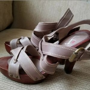 *SOLD*Vintage Gray Leather Wood Platform Sandles Size 10